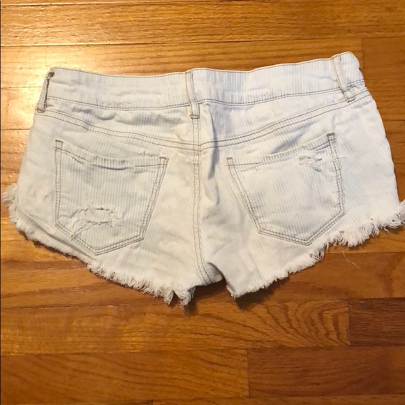 Roxy mini shorts - Picture 2 of 3
